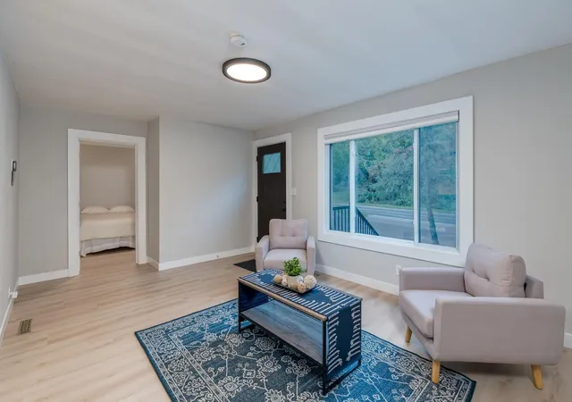 Photo 3 of Single family home for sale at 933 Thompson Ravine Rd, Mankato, MN 56001 | MLS# 7156504 | Listing updated on 2026-10-08