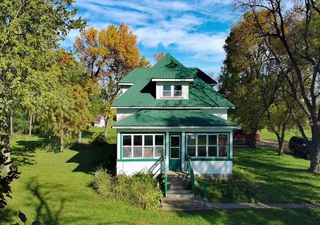 Photo 1 of Single family home for sale at 10509 270th Street, Milroy, MN 56263 | MLS# 7156518 | Listing updated on 2026-10-10