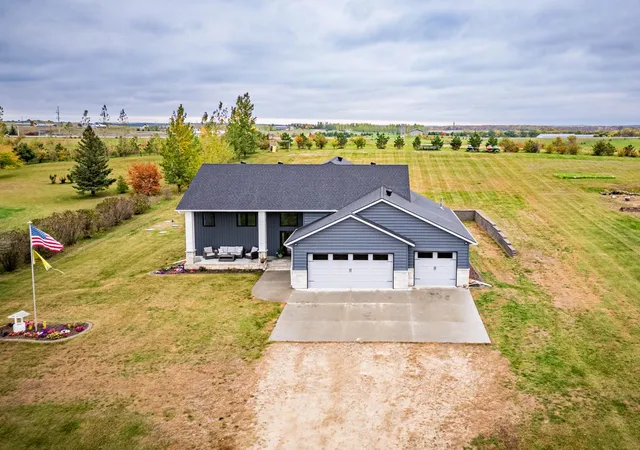 Photo 1 of Single family home for sale at 17115 Lakeview Ln, Audubon, MN 56511 | MLS# 7156529 | Listing updated on 2026-10-14
