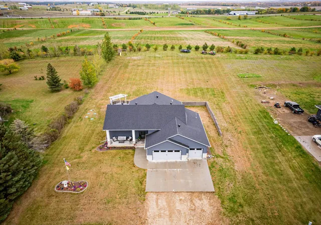 Photo 3 of Single family home for sale at 17115 Lakeview Ln, Audubon, MN 56511 | MLS# 7156529 | Listing updated on 2026-10-14