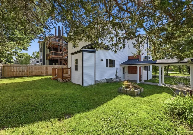 Photo 4 of Single family home for sale at 321 7th Street SW, Willmar, MN 56201 | MLS# 7156533 | Listing updated on 2026-10-15