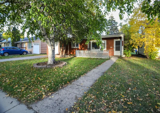 Single family home for sale at 1425 12th Street N, Fargo, ND 58102 | MLS# 7156542