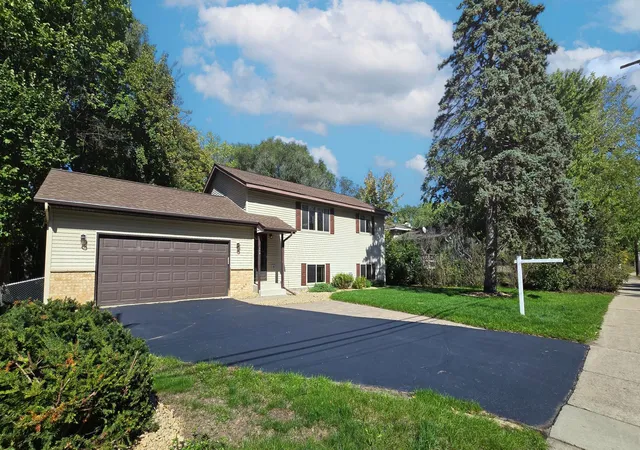 Photo 4 of Single family home for sale at 308 W 102nd Street, Minneapolis, MN 55420 | MLS# 7156551 | Listing updated on 2026-10-08