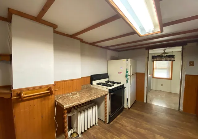 Photo 3 of Single family home for sale at 918 S Newton Ave, Albert Lea, MN 56007 | MLS# 7156557 | Listing updated on 2026-10-08