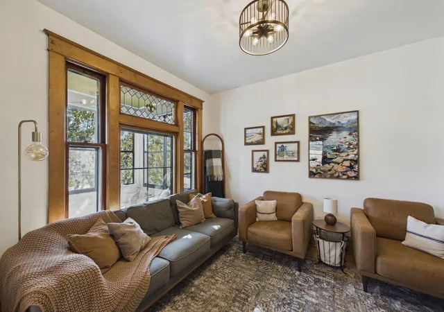 Photo 3 of Single family home for sale at 725 Tuscarora Ave, Saint Paul, MN 55102 | MLS# 7156564 | Listing updated on 2026-10-23