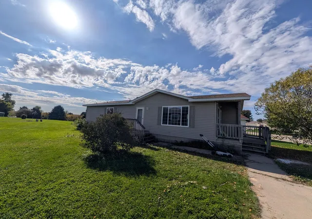 Photo 1 of Single family home for sale at 38 Southfork Dr SE, Kasson, MN 55944 | MLS# 7156568 | Listing updated on 2026-10-08