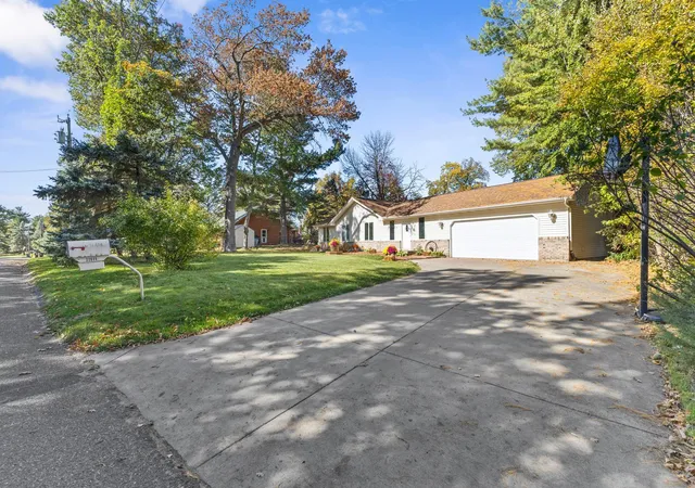 Photo 3 of Single family home for sale at 22688 E Martin Lake Dr Ne, Stacy, MN 55079 | MLS# 7156601 | Listing updated on 2026-10-09