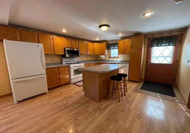 Photo 2 of Single family home for sale at 1636 Dover St, Worthington, MN 56187 | MLS# 7156606 | Listing updated on 2026-10-12