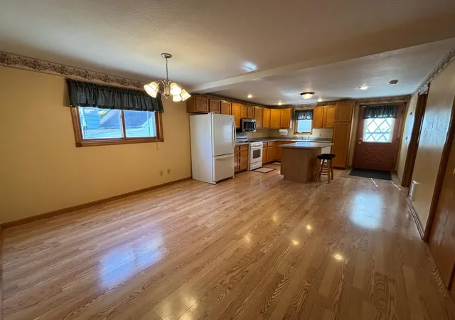 Photo 3 of Single family home for sale at 1636 Dover St, Worthington, MN 56187 | MLS# 7156606 | Listing updated on 2026-10-12