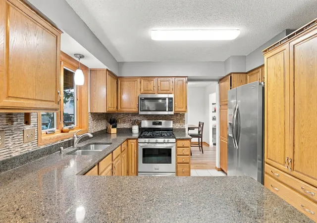 Photo 3 of Single family home for sale at 9078 Sierra Rd, Saint Paul, MN 55125 | MLS# 7156615 | Listing updated on 2026-10-23