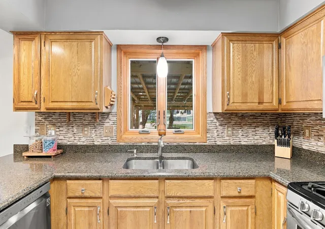 Photo 4 of Single family home for sale at 9078 Sierra Rd, Saint Paul, MN 55125 | MLS# 7156615 | Listing updated on 2026-10-23