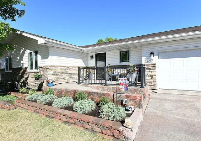 Photo 3 of Single family home for sale at 2213 26 1/2 Ave S, Fargo, ND 58103 | MLS# 7156618 | Listing updated on 2026-10-10