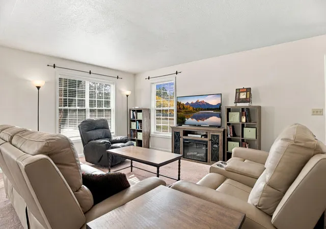 Photo 3 of Single family home for sale at 1623 Highway 96 E, Saint Paul, MN 55110 | MLS# 7156620 | Listing updated on 2026-10-27