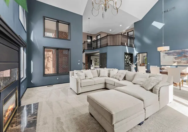 Photo 3 of Single family home for sale at 9490 Wedgewood Dr, Saint Paul, MN 55125 | MLS# 7156644 | Listing updated on 2026-10-10