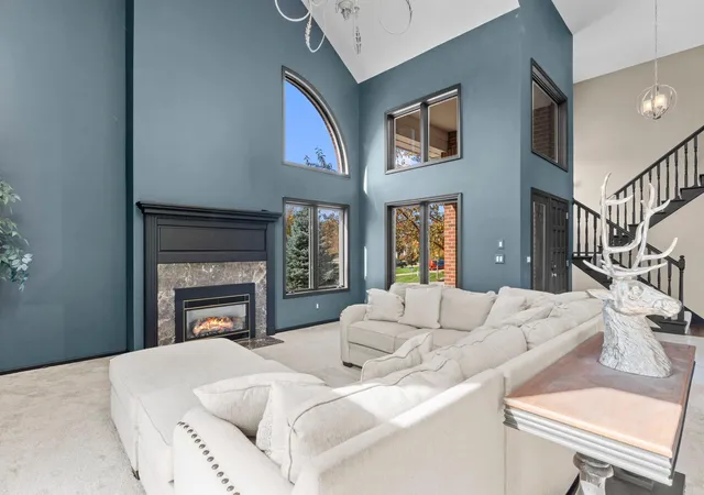 Photo 3 of Single family home for sale at 9490 Wedgewood Dr, Saint Paul, MN 55125 | MLS# 7156644 | Listing updated on 2026-10-10