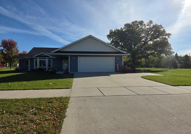 Photo 1 of Sale Pending at 824 N Pokegama Ave, Grand Rapids, MN 55744 | MLS# 7156646 | Listing updated on 2026-10-12