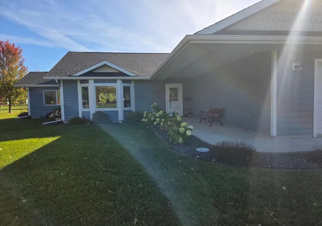 Photo 2 of Sale Pending at 824 N Pokegama Ave, Grand Rapids, MN 55744 | MLS# 7156646 | Listing updated on 2026-10-12