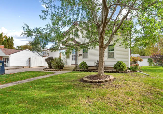 Photo 3 of Single family home for sale at 1147 S Grove Ave, Owatonna, MN 55060 | MLS# 7156679 | Listing updated on 2026-10-22