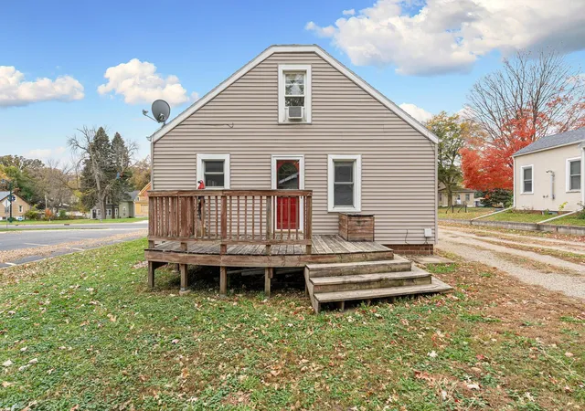 Photo 4 of Single family home for sale at 928 Bridge Ave, Albert Lea, MN 56007 | MLS# 7156700 | Listing updated on 2026-10-23