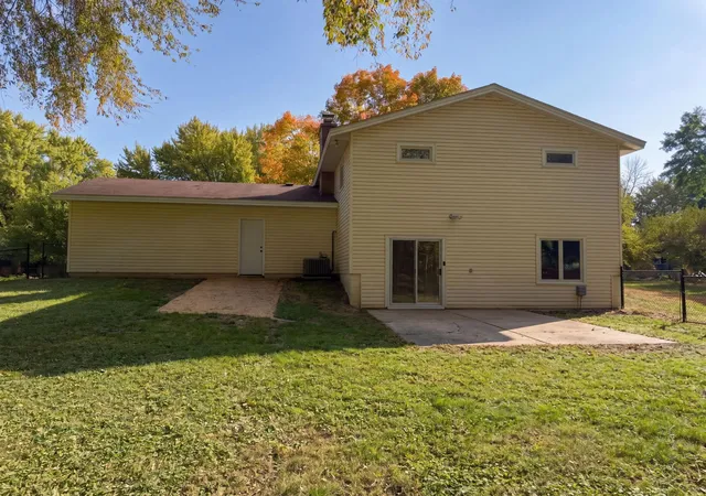Photo 4 of Single family home for sale at 16276 Franklin Cir SE, Prior Lake, MN 55372 | MLS# 7156727 | Listing updated on 2026-10-08