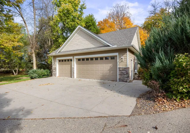 Photo 3 of Single family home for sale at 9284 Ehler Ave SE, Delano, MN 55328 | MLS# 7156754 | Listing updated on 2026-10-22