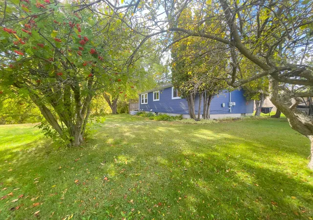Photo 3 of Single family home for sale at 37 Bell Cir, Silver Bay, MN 55614 | MLS# 7156772 | Listing updated on 2026-10-10