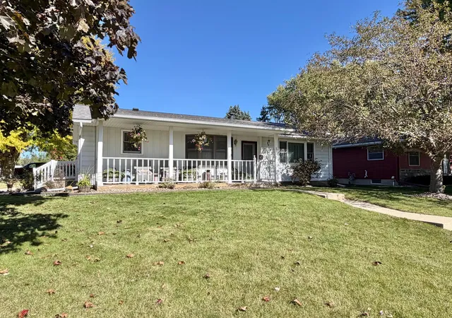 Photo 1 of Single family home for sale at 501 Brins Ct Se, Stewartville, MN 55976 | MLS# 7156773 | Listing updated on 2026-10-09