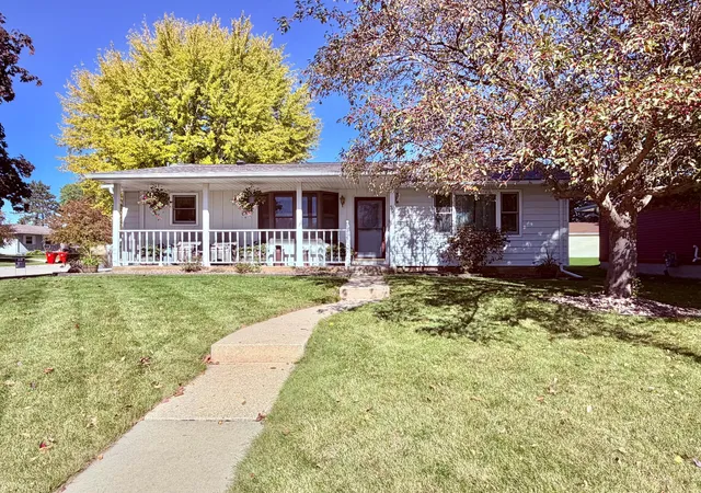 Photo 2 of Single family home for sale at 501 Brins Ct Se, Stewartville, MN 55976 | MLS# 7156773 | Listing updated on 2026-10-09