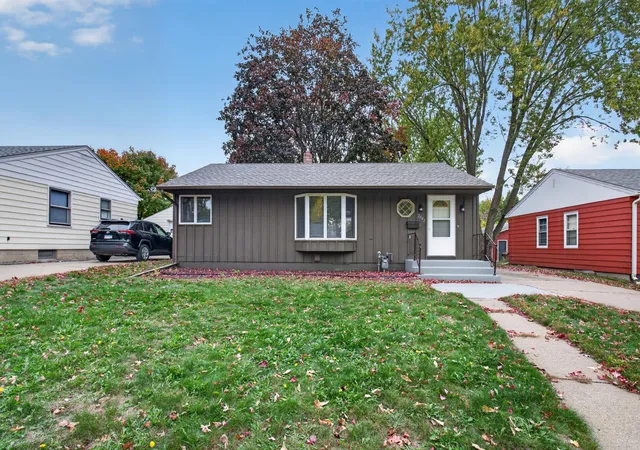 Photo 2 of Single family home for sale at 2042 Clear Ave, Saint Paul, MN 55119 | MLS# 7156797 | Listing updated on 2026-10-21