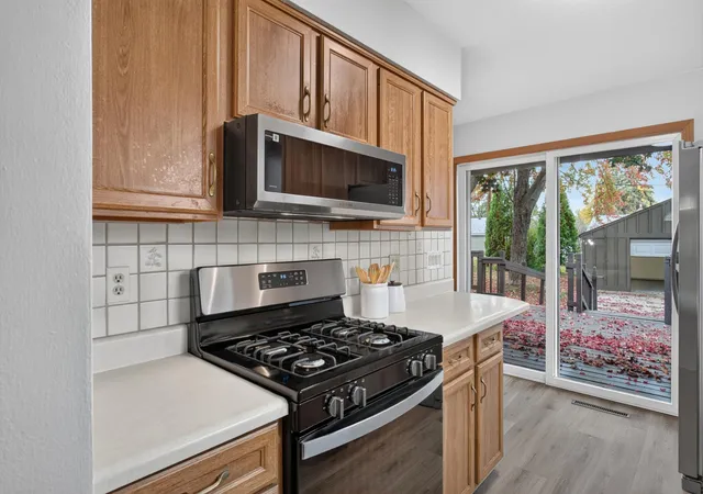 Photo 4 of Single family home for sale at 2042 Clear Ave, Saint Paul, MN 55119 | MLS# 7156797 | Listing updated on 2026-10-21