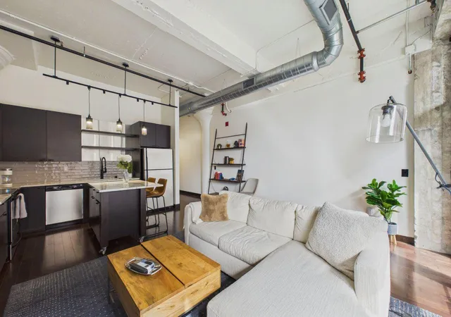 Photo 4 of Condo for sale at 618 Washington Ave N #302, Minneapolis, MN 55401 | MLS# 7156821 | Listing updated on 2026-10-09