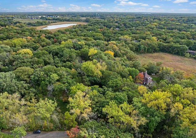 Photo 2 of Single family home for sale at 8 Woodhill Ln, Saint Paul, MN 55127 | MLS# 7156823 | Listing updated on 2026-10-09