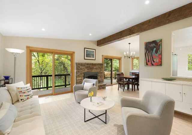 Photo 4 of Single family home for sale at 8 Woodhill Ln, Saint Paul, MN 55127 | MLS# 7156823 | Listing updated on 2026-10-09