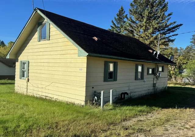 Photo 1 of Single family home for sale at 517 Central Ave N, Park Rapids, MN 56470 | MLS# 7156841 | Listing updated on 2026-10-08