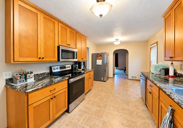 Photo 4 of Single family home for sale at 414 N Grove St, Belle Plaine, MN 56011 | MLS# 7156878 | Listing updated on 2026-10-28