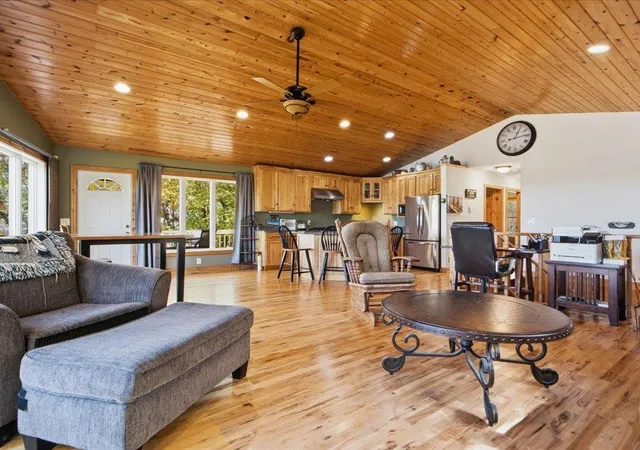 Photo 4 of Single family home for sale at 25205 Eagle Ridge Rd, Aitkin, MN 56431 | MLS# 7156892 | Listing updated on 2026-10-10