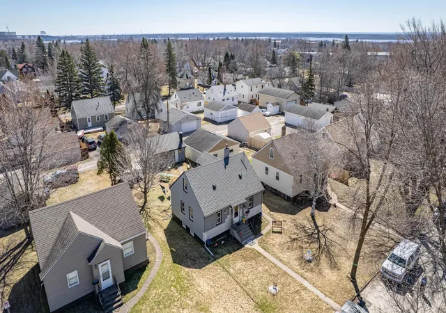 Photo 3 of Single family home for sale at 28 N 66th Avenue W, Duluth, MN 55807 | MLS# 7156896 | Listing updated on 2026-10-09