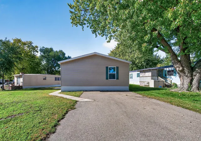 Photo 28 of Single family home for sale at 206 Burnsville Cir, Burnsville, MN 55306 | MLS# 7156905 | Listing updated on 2026-10-21