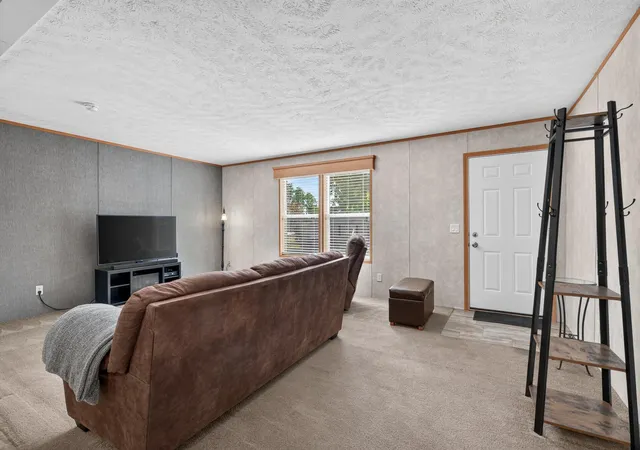 Photo 4 of Single family home for sale at 206 Burnsville Cir, Burnsville, MN 55306 | MLS# 7156905 | Listing updated on 2026-10-10