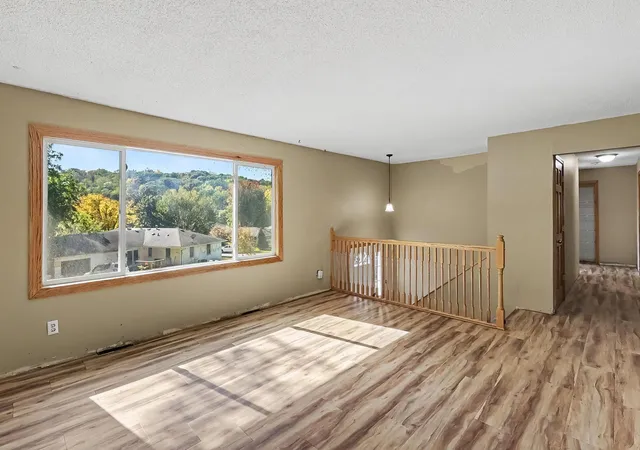 Photo 3 of Single family home for sale at 2211 Bush St, Red Wing, MN 55066 | MLS# 7156916 | Listing updated on 2026-10-08