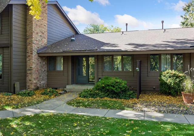 Photo 1 of Single family home for sale at 52 Birnamwood Dr, Burnsville, MN 55337 | MLS# 7156919 | Listing updated on 2026-10-08