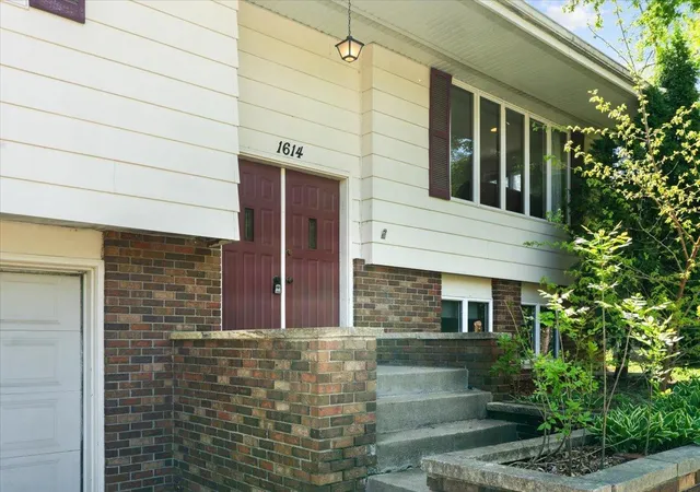 Photo 2 of Single family home for sale at 1614 12th Avenue Se, Saint Cloud, MN 56304 | MLS# 7156925 | Listing updated on 2026-10-08