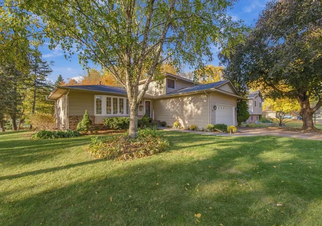 Single family home for sale at 11115 Lanewood Cir, Eden Prairie, MN 55344 | MLS# 7156930