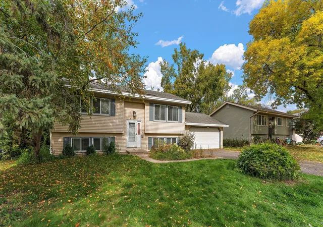 Photo 3 of Single family home for sale at 475 Springhill Rd, Saint Paul, MN 55127 | MLS# 7156949 | Listing updated on 2026-10-20