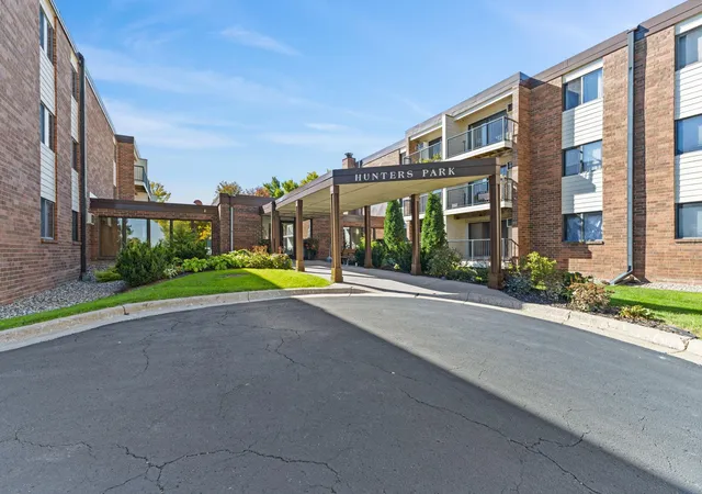 Photo 2 of Condo for sale at 4 Pine Tree Dr #314, Saint Paul, MN 55112 | MLS# 7156951 | Listing updated on 2026-10-08