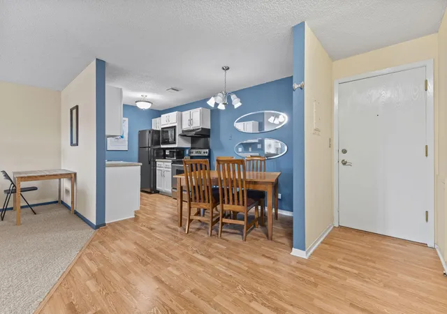 Photo 3 of Condo for sale at 4 Pine Tree Dr #314, Saint Paul, MN 55112 | MLS# 7156951 | Listing updated on 2026-10-08