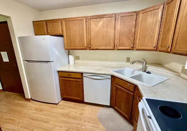 Photo 3 of Condo for sale at 1000 Cannon Valley Dr E #123, Northfield, MN 55057 | MLS# 7156960 | Listing updated on 2026-10-09
