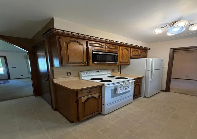 Photo 4 of Single family home for sale at 1113 N Cedar St, Luverne, MN 56156 | MLS# 7156969 | Listing updated on 2026-10-08