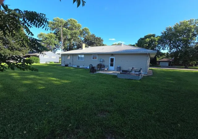 Photo 1 of Single family home for sale at 537 E Ronning Ave, Appleton, MN 56208 | MLS# 7156970 | Listing updated on 2026-10-08