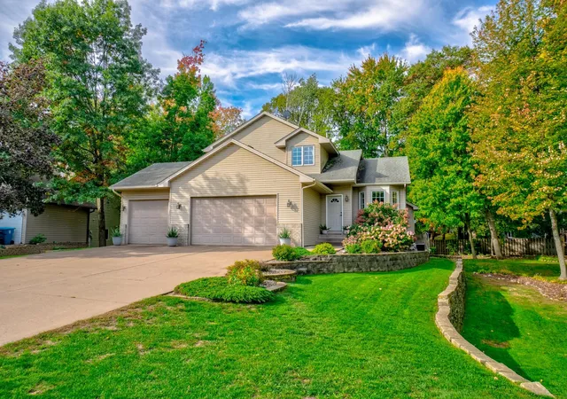 Photo 2 of Single family home for sale at 23084 Havelka Ct N, Forest Lake, MN 55025 | MLS# 7156983 | Listing updated on 2026-10-23